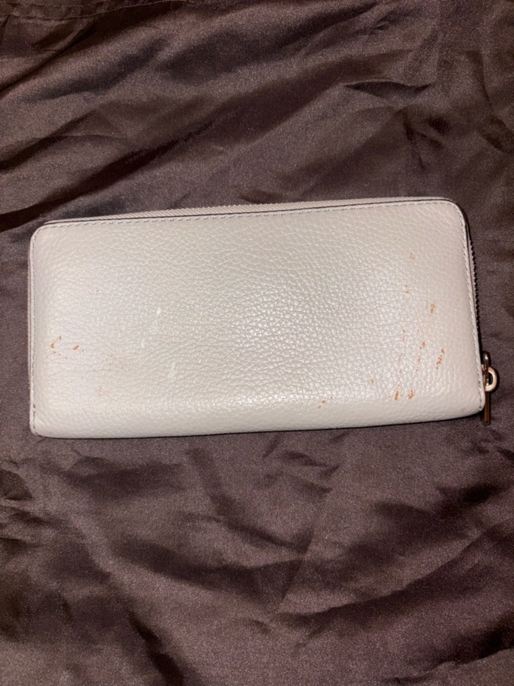 Michael Kors Cream Pebbled Leather Zip Wallet with Gold MK Emblem - Picture 2 of 4